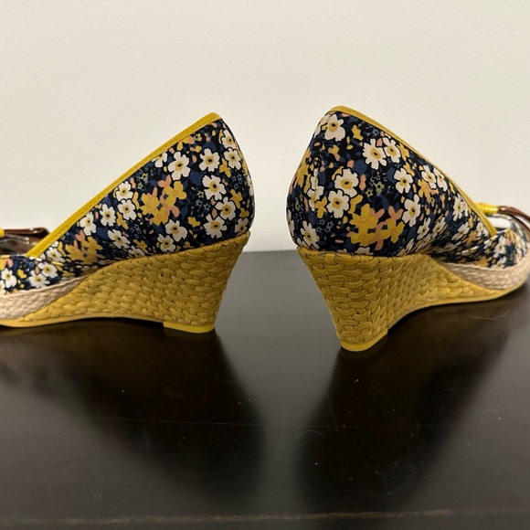 Retro style, canvas, sunny wedge summer shoe - Picture 2 of 2